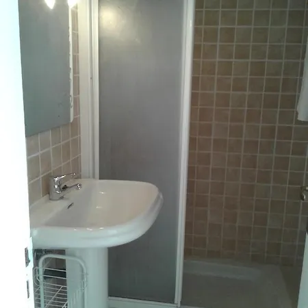 Gepflegte Apartment-anlage Mit Pool Und Garten Apartament